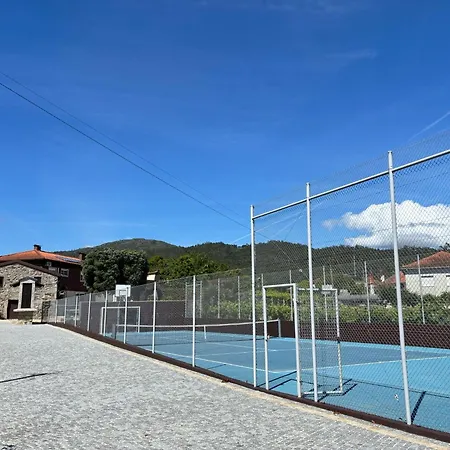 Dos Amados Pool & Sports Retreat *