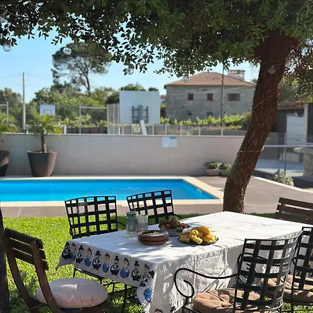 Dos Amados Pool & Sports Retreat *